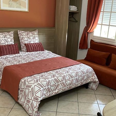 Appartement 4 , Disneyland - Parking Gratuit - Maison Des Platanes Meaux Exterior photo